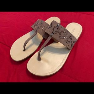 Lavorazione Artigiana Sophia Leather Thong Sandals